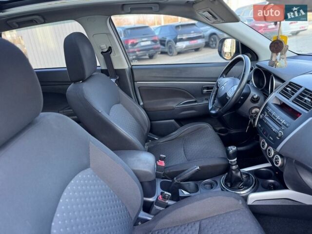 Серый Мицубиси АСХ, объемом двигателя 1.8 л и пробегом 189 тыс. км за 9000 $, фото 41 на Automoto.ua