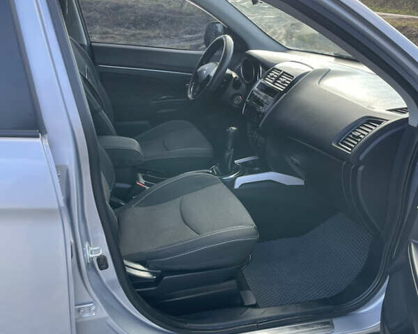 Серый Мицубиси АСХ, объемом двигателя 1.59 л и пробегом 169 тыс. км за 9500 $, фото 17 на Automoto.ua