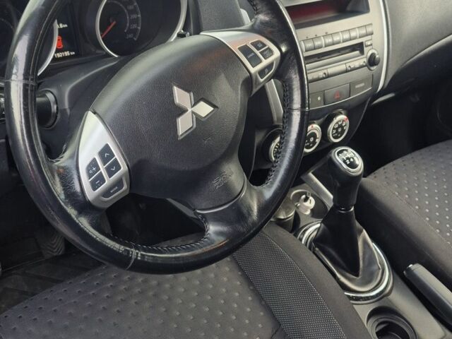 Серый Мицубиси АСХ, объемом двигателя 1.6 л и пробегом 190 тыс. км за 8800 $, фото 6 на Automoto.ua