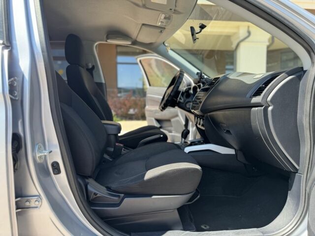 Серый Мицубиси АСХ, объемом двигателя 1.8 л и пробегом 200 тыс. км за 8500 $, фото 15 на Automoto.ua