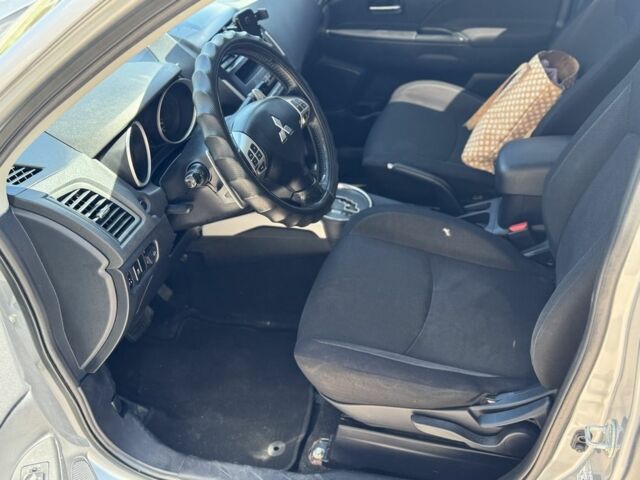 Серый Мицубиси АСХ, объемом двигателя 1.8 л и пробегом 200 тыс. км за 8500 $, фото 11 на Automoto.ua