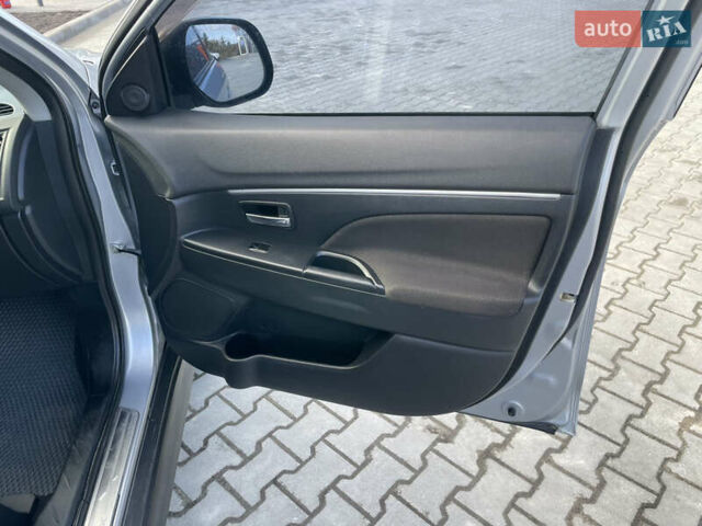 Серый Мицубиси АСХ, объемом двигателя 1.59 л и пробегом 169 тыс. км за 9500 $, фото 16 на Automoto.ua