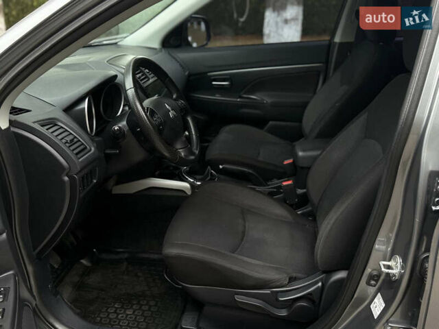 Серый Мицубиси АСХ, объемом двигателя 1.6 л и пробегом 160 тыс. км за 8800 $, фото 12 на Automoto.ua