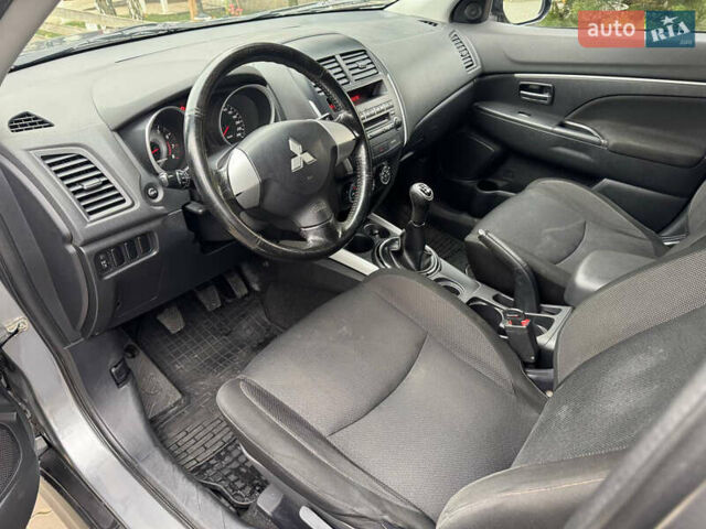 Серый Мицубиси АСХ, объемом двигателя 1.59 л и пробегом 120 тыс. км за 7900 $, фото 16 на Automoto.ua