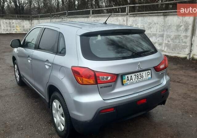 Серый Мицубиси АСХ, объемом двигателя 1.6 л и пробегом 214 тыс. км за 7700 $, фото 5 на Automoto.ua
