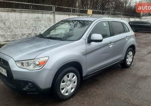 Серый Мицубиси АСХ, объемом двигателя 1.6 л и пробегом 214 тыс. км за 7700 $, фото 3 на Automoto.ua