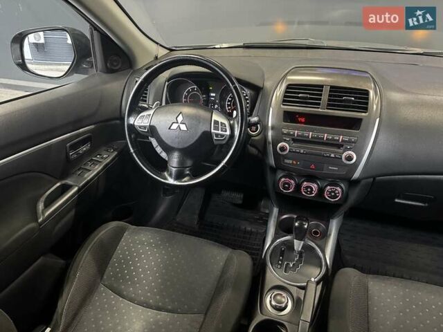 Серый Мицубиси АСХ, объемом двигателя 2 л и пробегом 261 тыс. км за 10000 $, фото 29 на Automoto.ua