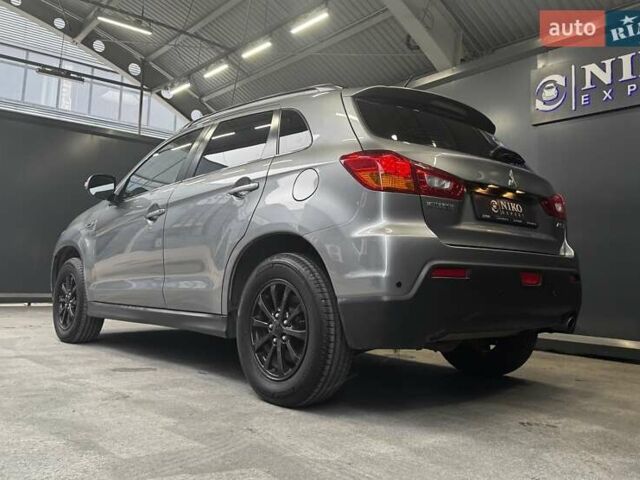 Серый Мицубиси АСХ, объемом двигателя 2 л и пробегом 261 тыс. км за 10000 $, фото 8 на Automoto.ua