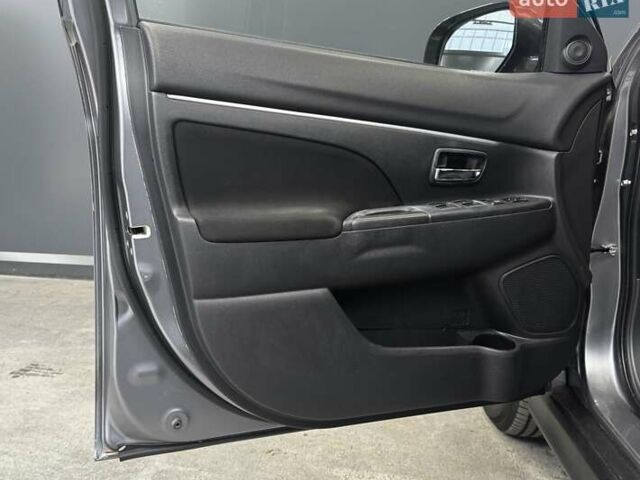 Серый Мицубиси АСХ, объемом двигателя 2 л и пробегом 261 тыс. км за 10000 $, фото 37 на Automoto.ua