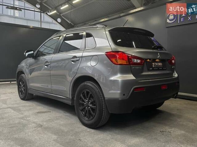 Серый Мицубиси АСХ, объемом двигателя 2 л и пробегом 261 тыс. км за 10000 $, фото 7 на Automoto.ua