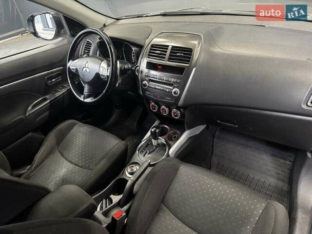 Серый Мицубиси АСХ, объемом двигателя 2 л и пробегом 261 тыс. км за 10000 $, фото 28 на Automoto.ua