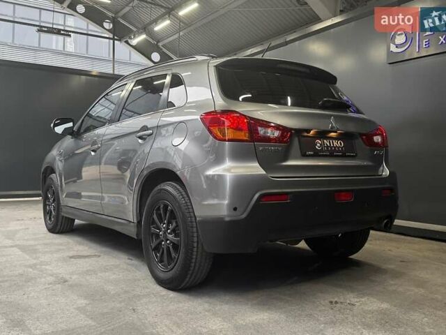 Серый Мицубиси АСХ, объемом двигателя 2 л и пробегом 261 тыс. км за 10000 $, фото 10 на Automoto.ua