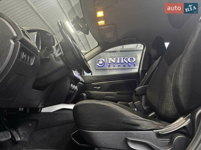 Серый Мицубиси АСХ, объемом двигателя 2 л и пробегом 261 тыс. км за 10000 $, фото 25 на Automoto.ua