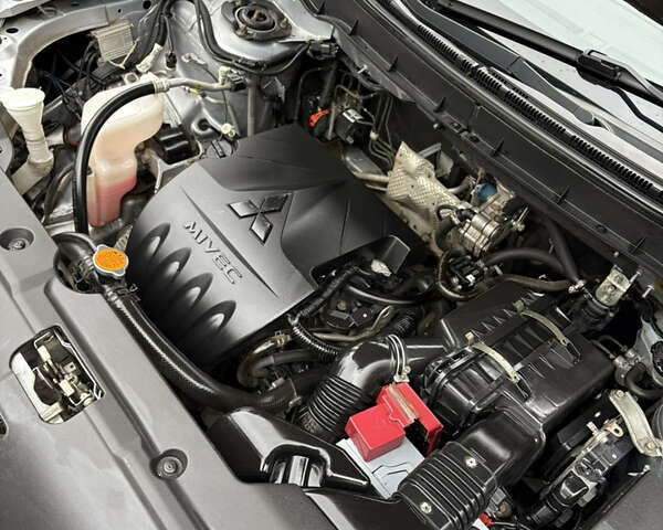 Серый Мицубиси АСХ, объемом двигателя 1.59 л и пробегом 149 тыс. км за 9200 $, фото 10 на Automoto.ua