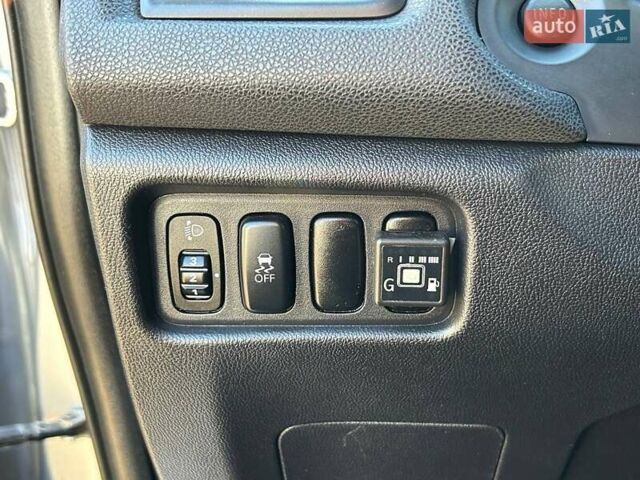 Серый Мицубиси АСХ, объемом двигателя 1.8 л и пробегом 279 тыс. км за 9700 $, фото 16 на Automoto.ua