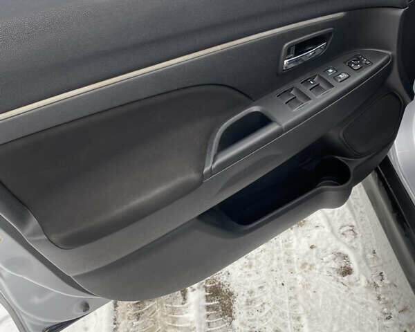 Серый Мицубиси АСХ, объемом двигателя 2 л и пробегом 142 тыс. км за 10700 $, фото 24 на Automoto.ua