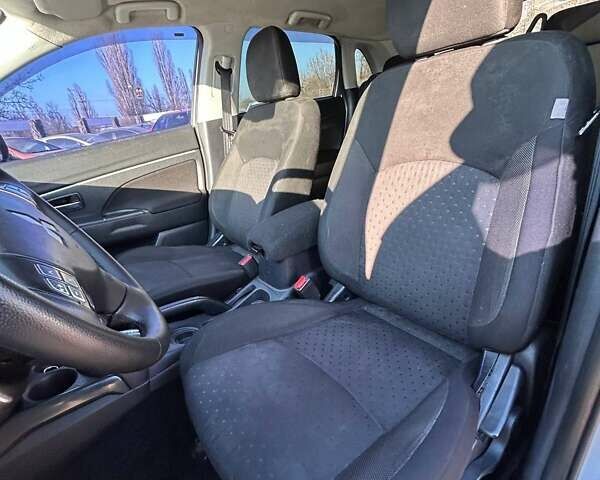 Серый Мицубиси АСХ, объемом двигателя 1.8 л и пробегом 279 тыс. км за 9700 $, фото 15 на Automoto.ua