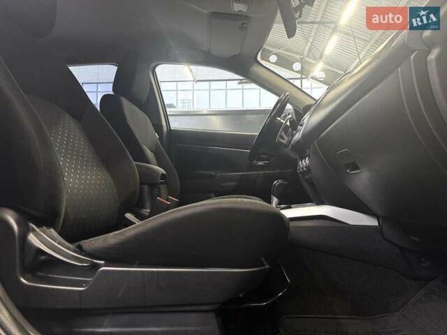 Серый Мицубиси АСХ, объемом двигателя 2 л и пробегом 261 тыс. км за 10000 $, фото 27 на Automoto.ua