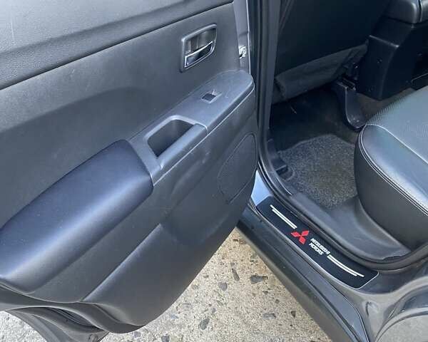 Серый Мицубиси АСХ, объемом двигателя 2.3 л и пробегом 215 тыс. км за 13600 $, фото 25 на Automoto.ua