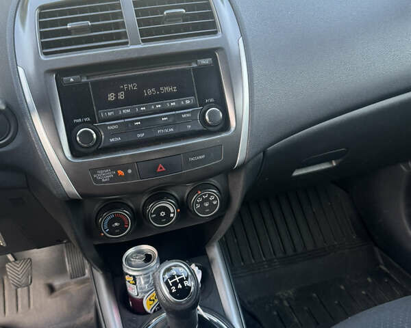 Серый Мицубиси АСХ, объемом двигателя 1.6 л и пробегом 271 тыс. км за 8200 $, фото 12 на Automoto.ua