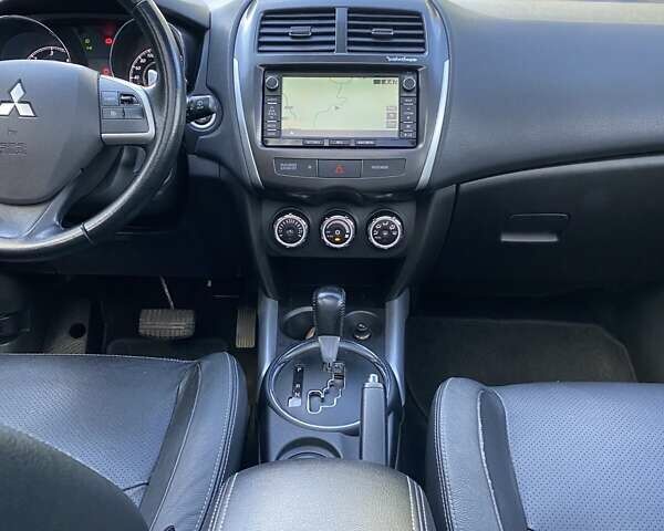 Серый Мицубиси АСХ, объемом двигателя 2.3 л и пробегом 215 тыс. км за 13600 $, фото 6 на Automoto.ua