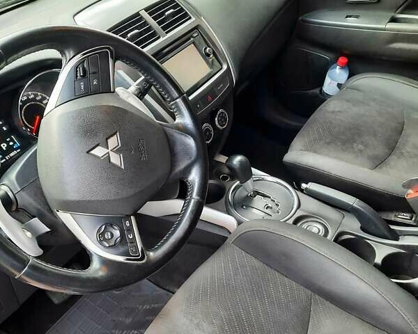Серый Мицубиси АСХ, объемом двигателя 2 л и пробегом 212 тыс. км за 11300 $, фото 4 на Automoto.ua