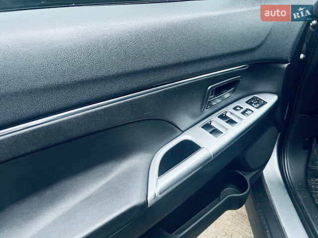 Серый Мицубиси АСХ, объемом двигателя 2 л и пробегом 122 тыс. км за 10399 $, фото 12 на Automoto.ua