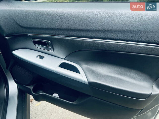 Серый Мицубиси АСХ, объемом двигателя 2 л и пробегом 122 тыс. км за 10399 $, фото 14 на Automoto.ua