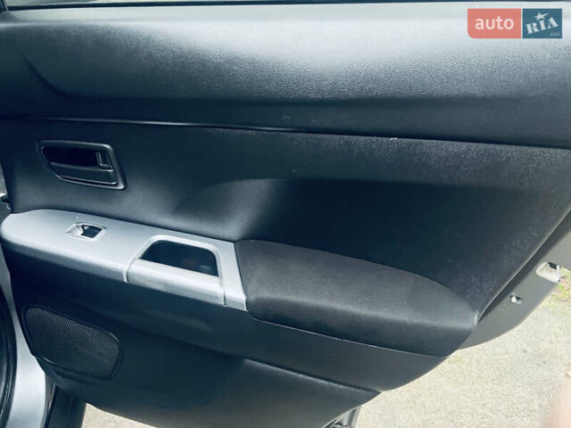 Серый Мицубиси АСХ, объемом двигателя 2 л и пробегом 122 тыс. км за 10399 $, фото 13 на Automoto.ua