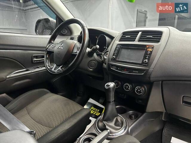 Серый Мицубиси АСХ, объемом двигателя 1.59 л и пробегом 66 тыс. км за 16300 $, фото 18 на Automoto.ua