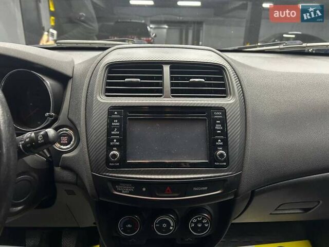 Серый Мицубиси АСХ, объемом двигателя 1.59 л и пробегом 66 тыс. км за 16300 $, фото 14 на Automoto.ua