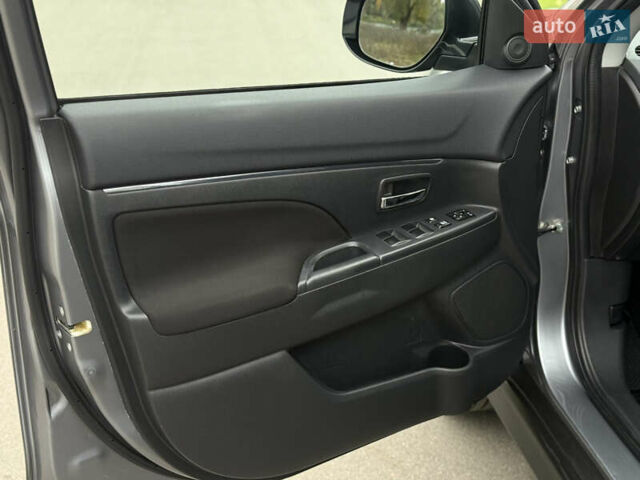 Сірий Міцубісі АСХ, об'ємом двигуна 2.2 л та пробігом 160 тис. км за 14500 $, фото 19 на Automoto.ua
