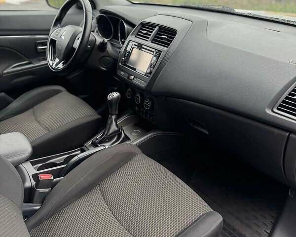 Мицубиси АСХ 2018 в Киеве на Automoto.ua Серый Мицубиси АСХ, объемом двигателя 1.59 л и пробегом 124 тыс. км за 12999 $, фото 13 на Automoto.ua