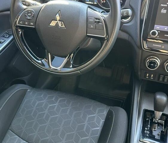 Серый Мицубиси АСХ, объемом двигателя 2 л и пробегом 75 тыс. км за 16900 $, фото 5 на Automoto.ua
