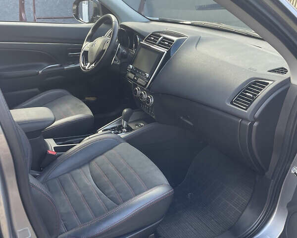 Мицубиси АСХ 2020 в Тернополе на Automoto.ua Серый Мицубиси АСХ, объемом двигателя 2 л и пробегом 45 тыс. км за 21000 $, фото 7 на Automoto.ua