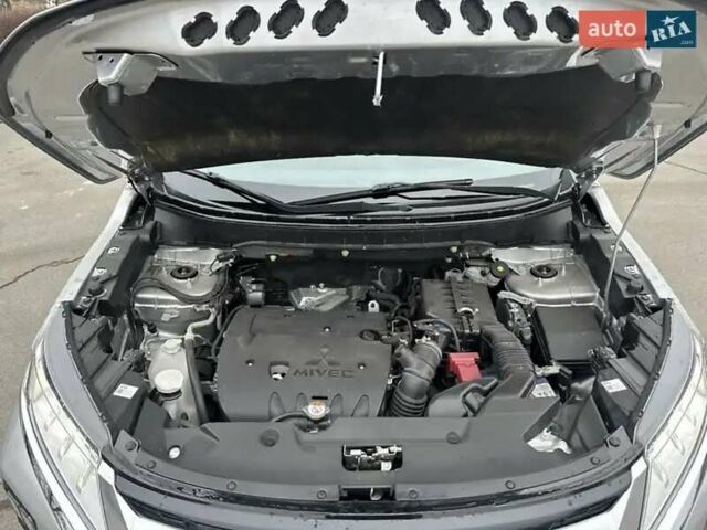 Серый Мицубиси АСХ, объемом двигателя 2 л и пробегом 56 тыс. км за 18500 $, фото 1 на Automoto.ua