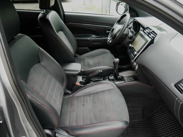 Серый Мицубиси АСХ, объемом двигателя 2 л и пробегом 25 тыс. км за 3400 $, фото 11 на Automoto.ua