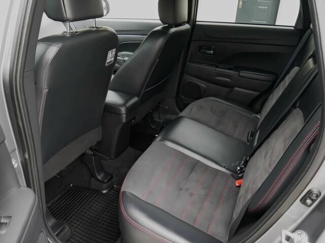 Серый Мицубиси АСХ, объемом двигателя 2 л и пробегом 25 тыс. км за 3400 $, фото 12 на Automoto.ua