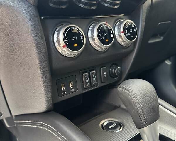 Серый Мицубиси АСХ, объемом двигателя 2.4 л и пробегом 1 тыс. км за 25500 $, фото 46 на Automoto.ua