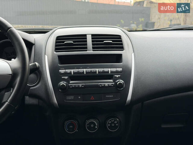 Синий Мицубиси АСХ, объемом двигателя 1.8 л и пробегом 180 тыс. км за 9200 $, фото 24 на Automoto.ua