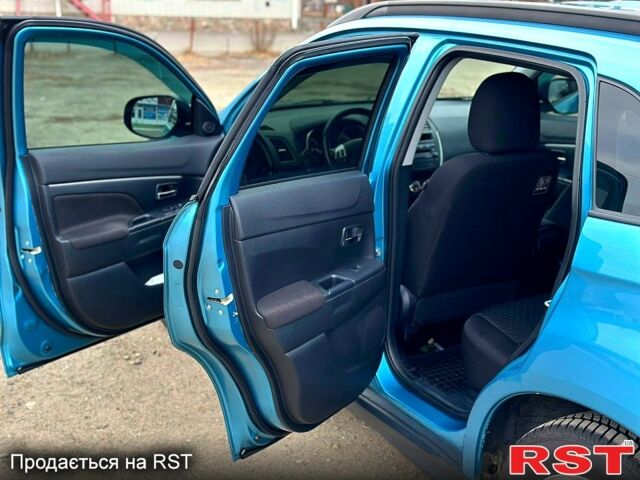Синий Мицубиси АСХ, объемом двигателя 1.8 л и пробегом 225 тыс. км за 9900 $, фото 5 на Automoto.ua