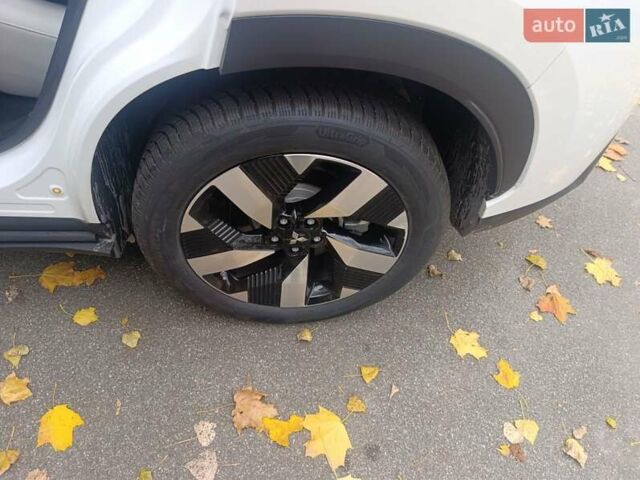 Белый Мицубиси Аиртрек, объемом двигателя 0 л и пробегом 5 тыс. км за 26300 $, фото 4 на Automoto.ua