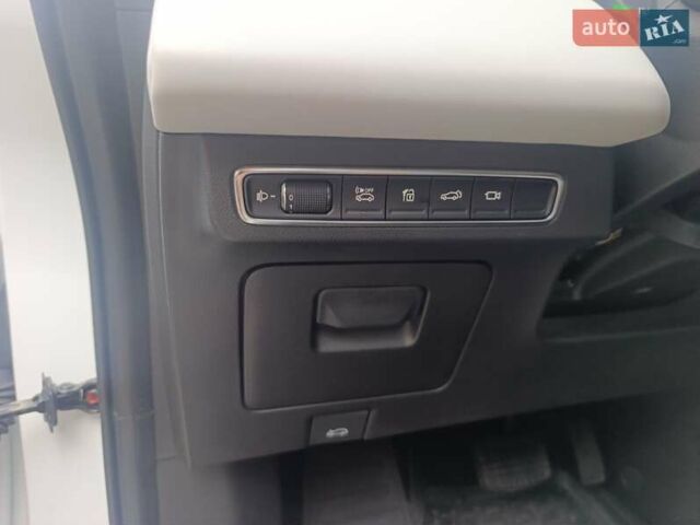 Белый Мицубиси Аиртрек, объемом двигателя 0 л и пробегом 5 тыс. км за 26300 $, фото 17 на Automoto.ua