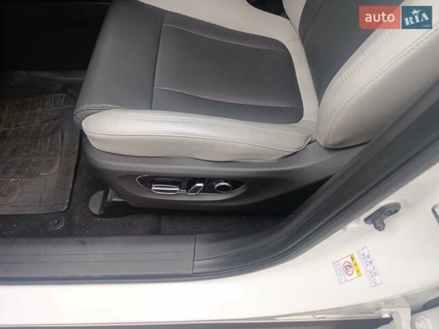 Белый Мицубиси Аиртрек, объемом двигателя 0 л и пробегом 5 тыс. км за 26300 $, фото 14 на Automoto.ua