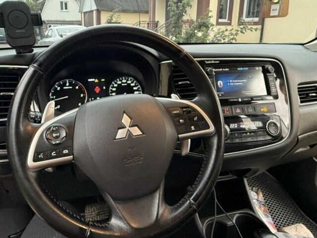 Красный Мицубиси Аиртрек, объемом двигателя 2.3 л и пробегом 260 тыс. км за 12000 $, фото 4 на Automoto.ua