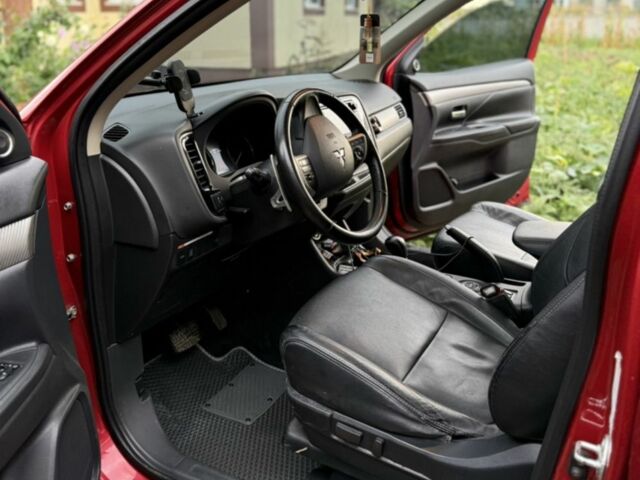 Красный Мицубиси Аиртрек, объемом двигателя 2.3 л и пробегом 260 тыс. км за 12000 $, фото 6 на Automoto.ua