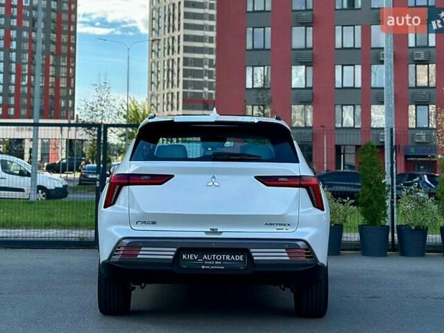 Міцубісі Аіртрек, об'ємом двигуна 0 л та пробігом 1 тис. км за 28500 $, фото 8 на Automoto.ua