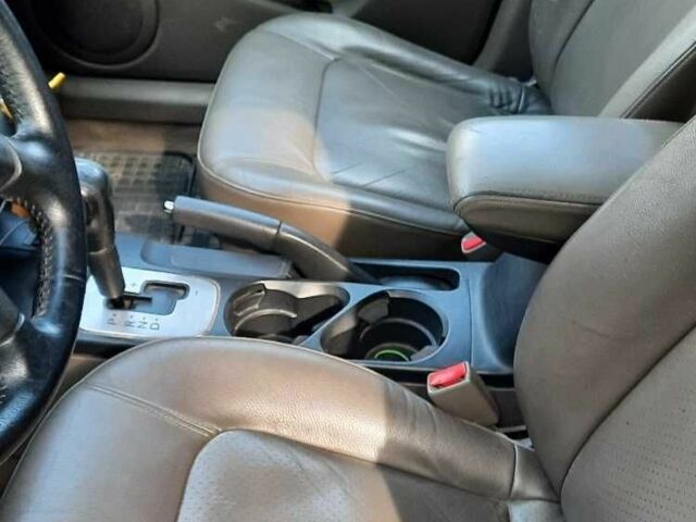 Сірий Міцубісі Аіртрек, об'ємом двигуна 2.4 л та пробігом 299 тис. км за 6099 $, фото 13 на Automoto.ua