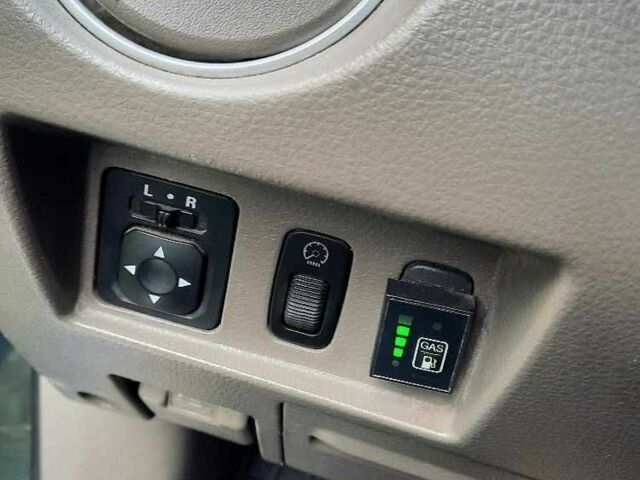 Сірий Міцубісі Аіртрек, об'ємом двигуна 2.4 л та пробігом 299 тис. км за 6099 $, фото 9 на Automoto.ua