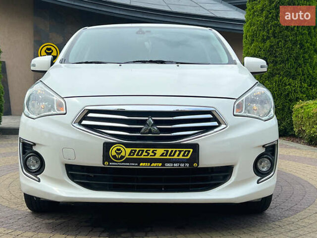 Мицубиси Эттрейдж 2014 в Львове на Automoto.ua Белый Мицубиси Эттрейдж, объемом двигателя 1.2 л и пробегом 191 тыс. км за 5999 $, фото 1 на Automoto.ua